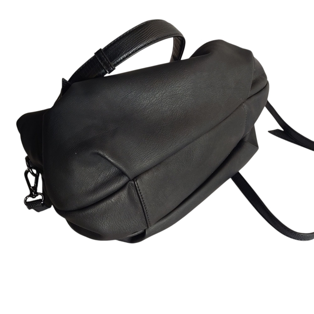 Simply Vera Vera Wang Black PU Shoulder Crossbody Handbag Multi Pockets Dividers - Picture 9 of 11